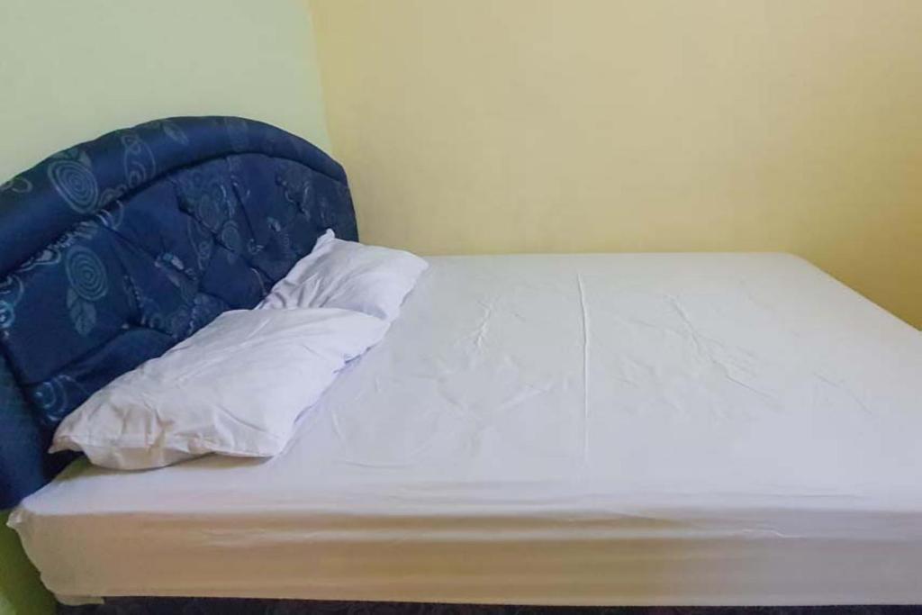 TF Homestay near Alun Alun Caruban — фото 1