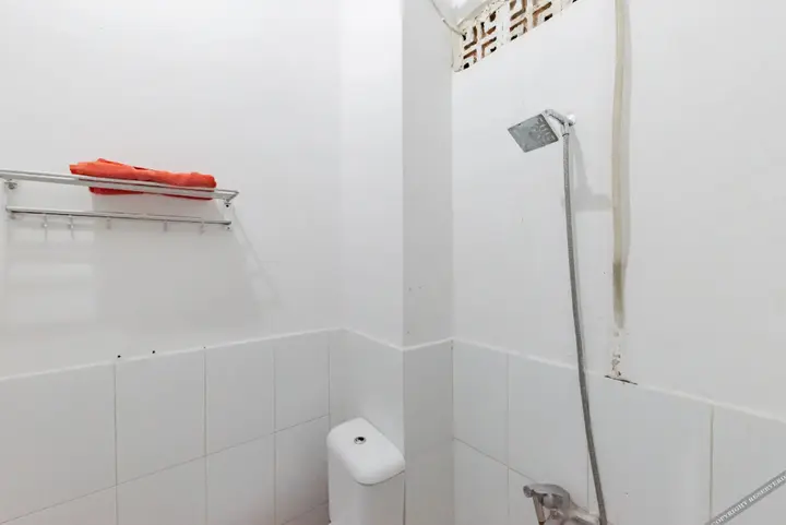 Караванг: RedDoorz near UNSIKA University Karawang