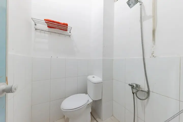 Караванг: RedDoorz near UNSIKA University Karawang
