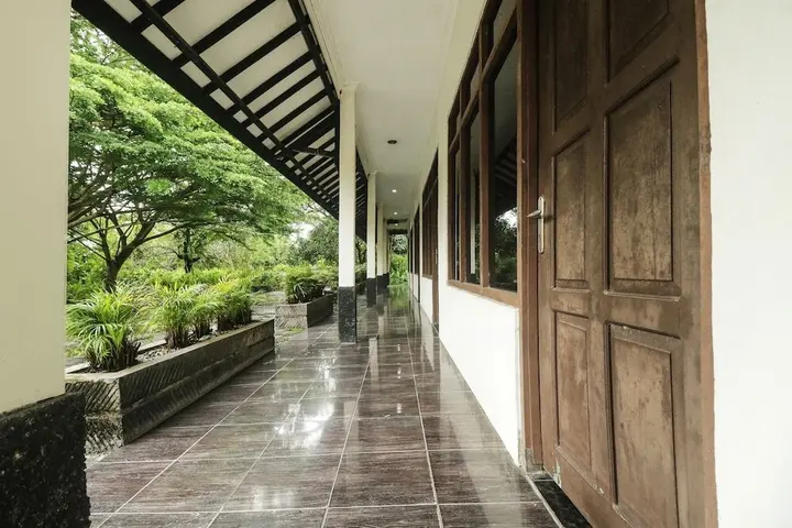 Палангкарая: OYO 90490 Hotel Nyi Rindang Near Puskesmas Jekan Raya