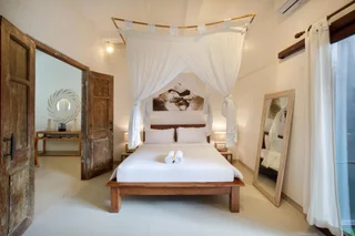Кута: BIG Private 7 BED, 7 BATH, Goldflower Villa with 2x Pool, 2x lounge, Best location