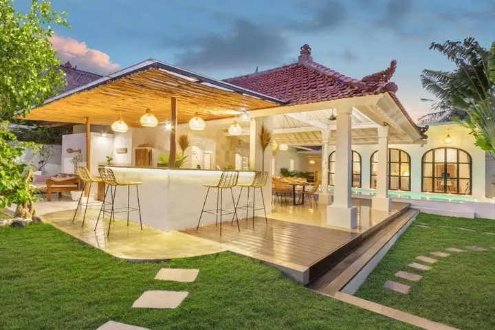 Кута: Villa Cologne - 6 BDR Villa, 2 Private Pools & Huge Garden, Walk to the Beach