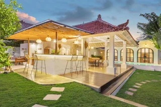 Кута: Villa Cologne - 6 BDR Villa, 2 Private Pools & Huge Garden, Walk to the Beach