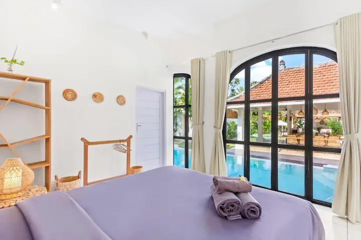 Villa Cologne - 6 BDR Villa, 2 Private Pools & Huge Garden, Walk to the Beach — фото 3