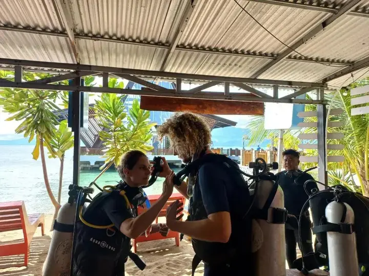 Вори: 4 Sisters Divers