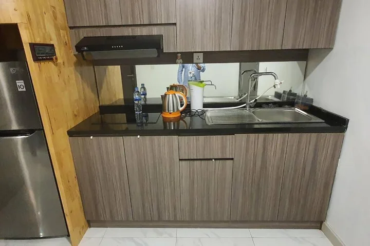 Медан: Huge Family Room 94m2 Jati Junction - Pool & Gym