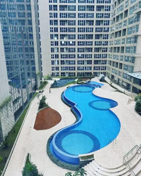 Huge Family Room 94m2 Jati Junction - Pool & Gym — фото 2