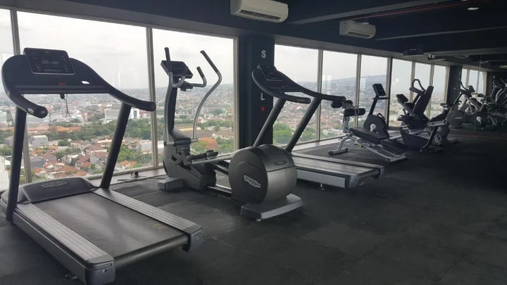 Семаранг: Warhol Apartement Lt 15 Jl. Ahmad Yani Simpang 5 Semarang