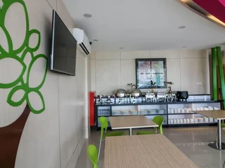 Пеканбару: Nida Rooms Tampan Universitas Riau Hr Subrantas At Mona Plaza Hotel