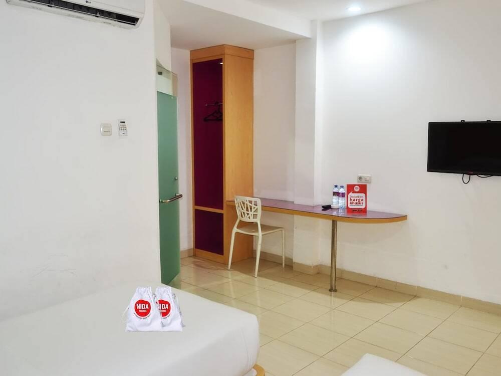 Пеканбару: Nida Rooms Tampan Universitas Riau Hr Subrantas At Mona Plaza Hotel