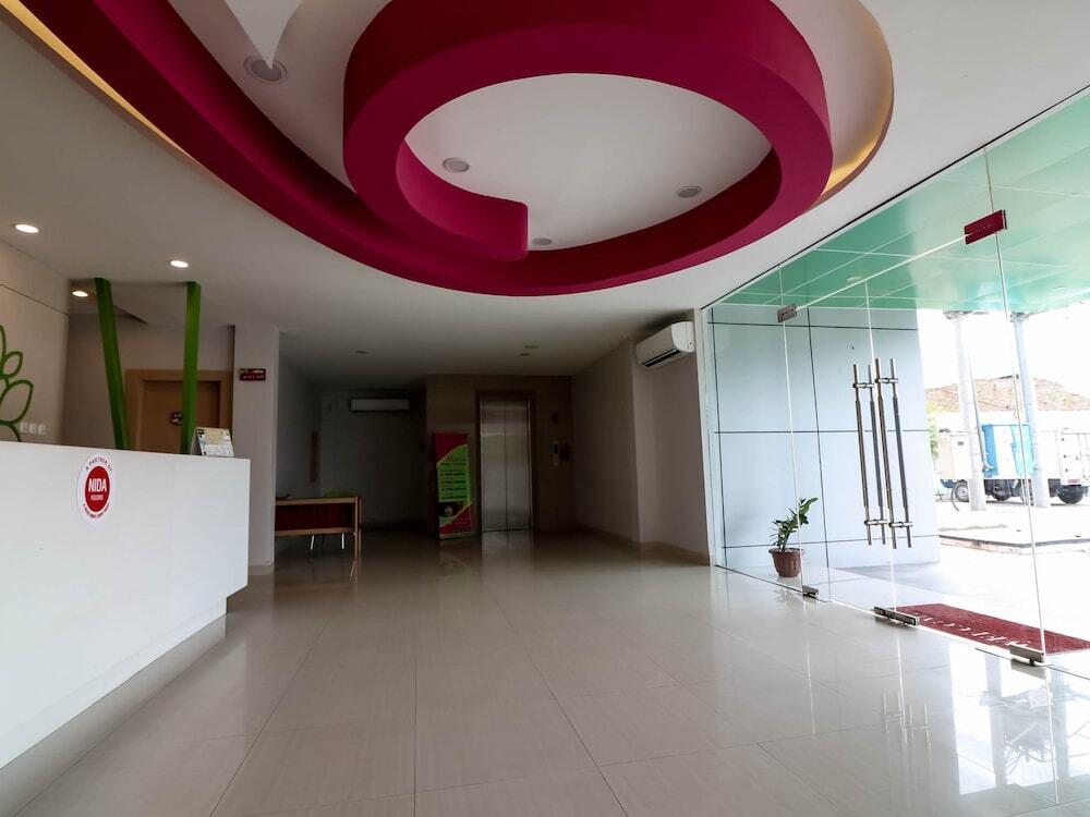 Пеканбару: Nida Rooms Tampan Universitas Riau Hr Subrantas At Mona Plaza Hotel