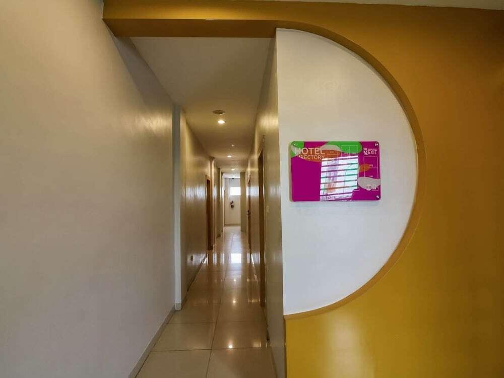 Пеканбару: Nida Rooms Tampan Universitas Riau Hr Subrantas At Mona Plaza Hotel