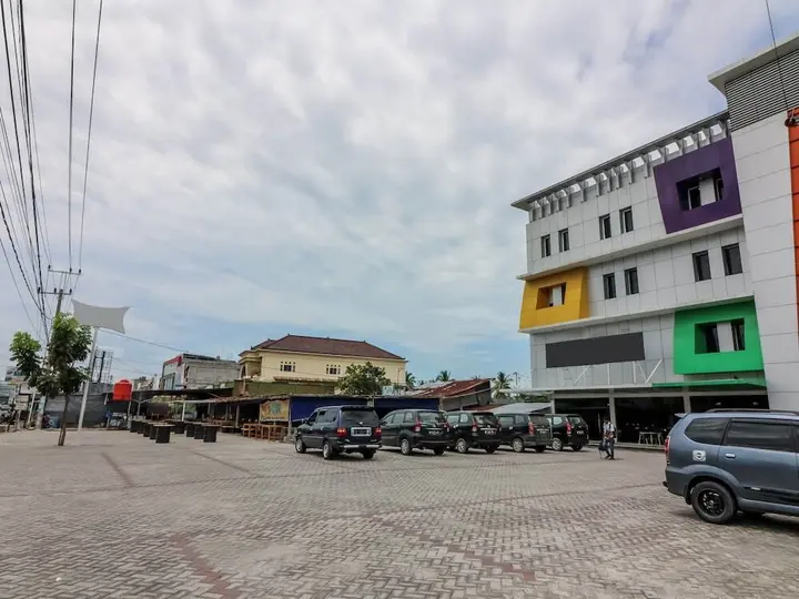 Пеканбару: Nida Rooms Tampan Universitas Riau Hr Subrantas At Mona Plaza Hotel