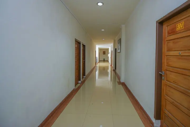 Букиттинги: Airy Jam Gadang Ahmad Karim 12 Bukittinggi