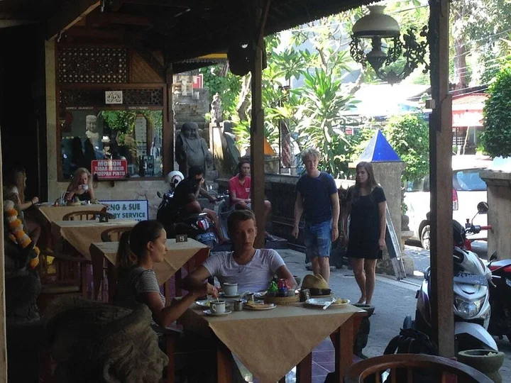 Санур Кайя: Agung and Sue Watering Hole I