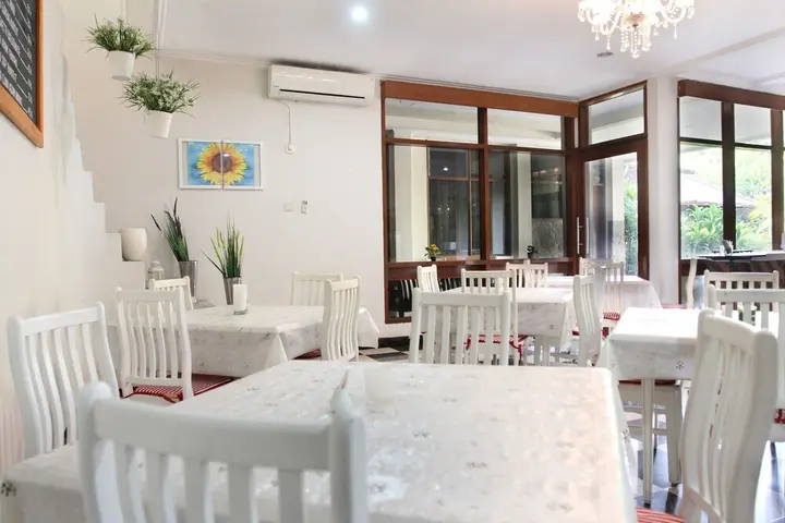 Legok: Oyo 102 Gp Residence
