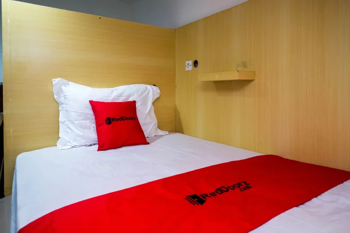 Семаранг: Reddoorz Hostel Near Lawang Sewu Semarang