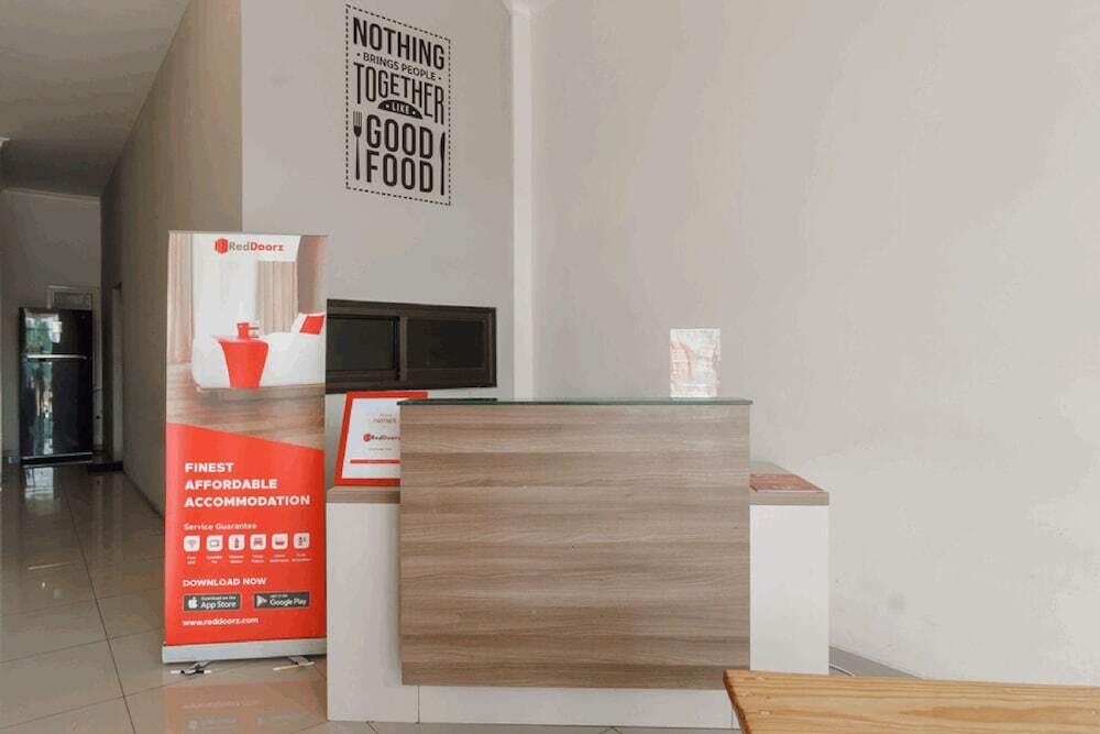 Тангеранг: RedDoorz Apartment @ Ayodhya Tangerang