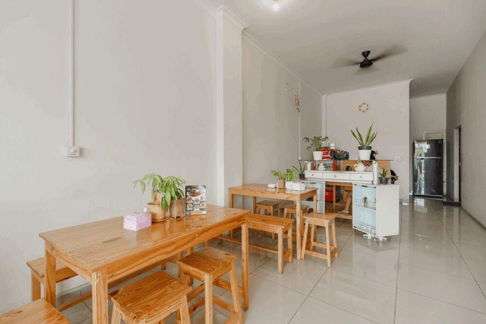 Тангеранг: RedDoorz Apartment @ Ayodhya Tangerang