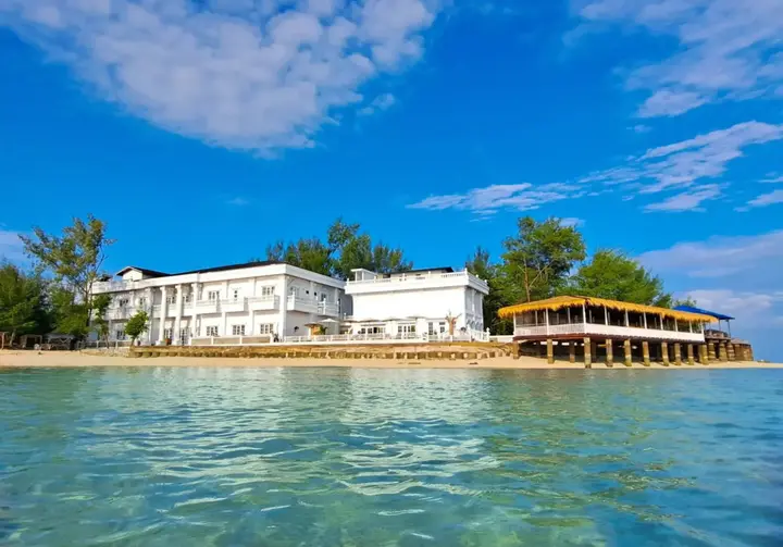 Гили Траванган: Gili Beachfront Suites