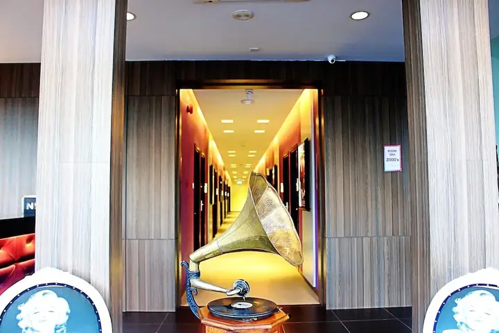 carousel image 1