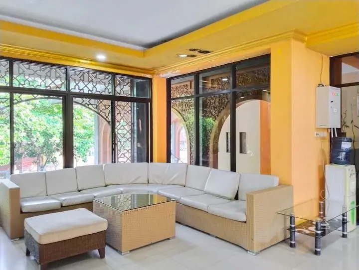 Чиребон: Islamic Guest House At Taqwa