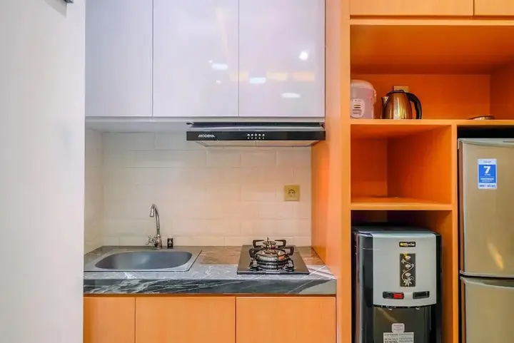 Депок: Stylish And Comfy 2Br At Transpark Cibubur Apartment