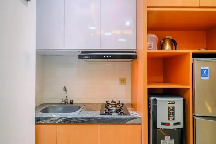 Депок: Stylish And Comfy 2Br At Transpark Cibubur Apartment