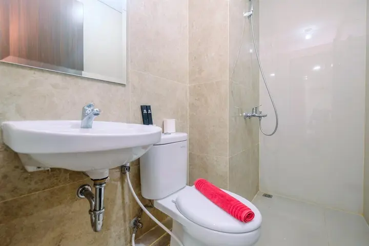 Депок: Stylish And Comfy 2Br At Transpark Cibubur Apartment