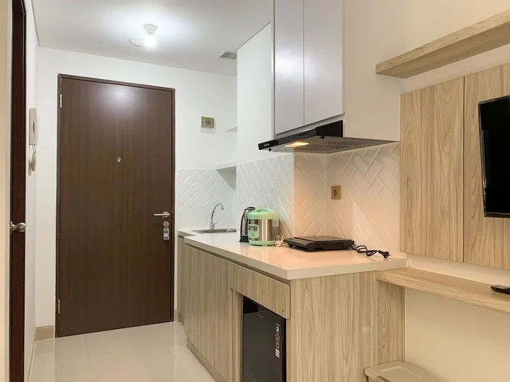 Депок: Elegant Studio At Transpark Cibubur Apartment Near Shopping Mall