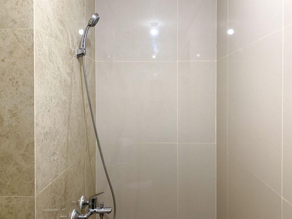 Депок: Elegant Studio At Transpark Cibubur Apartment Near Shopping Mall