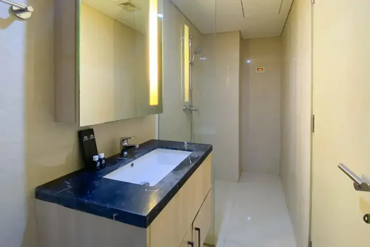 Семаранг: Cozy Studio Apartment At 21St Floor Warhol (W/R) Residences