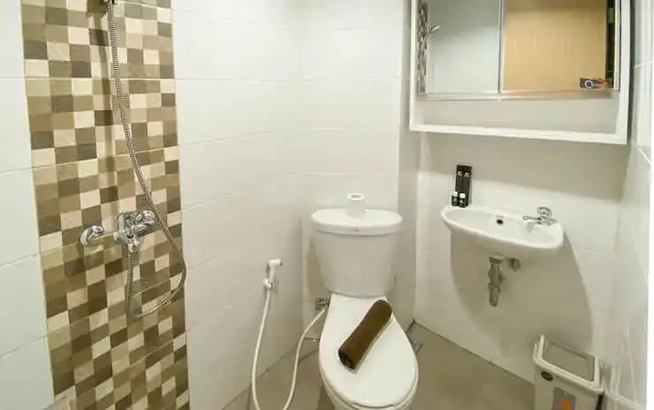 Семаранг: Comfort And Simply Look 1Br The Alton Apartment