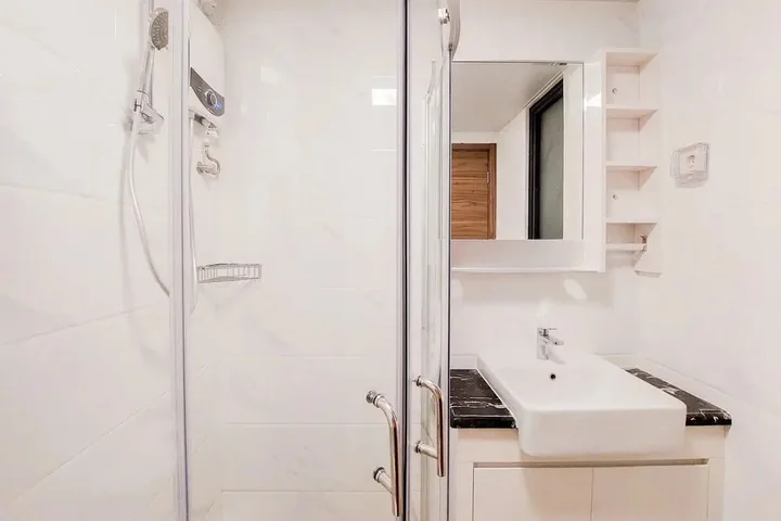 Legok: Spacious And Modern 3Br At Sky House Bsd Apartment