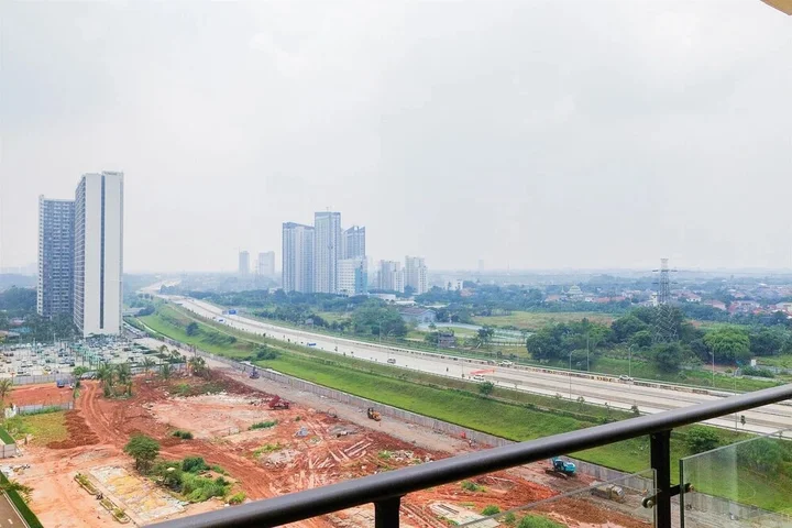 Legok: Spacious And Modern 3Br At Sky House Bsd Apartment