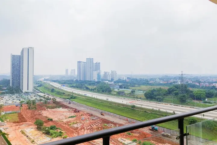 Legok: Spacious And Modern 3Br At Sky House Bsd Apartment