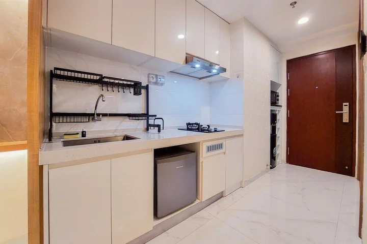 Legok: Homey And Best Choice Studio Apartment Sky House Bsd