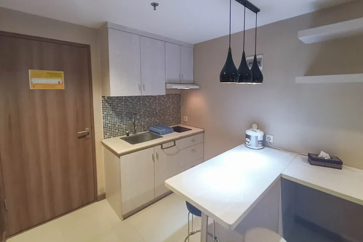 Депок: Elegant And Cozy Studio Student Park Apartment