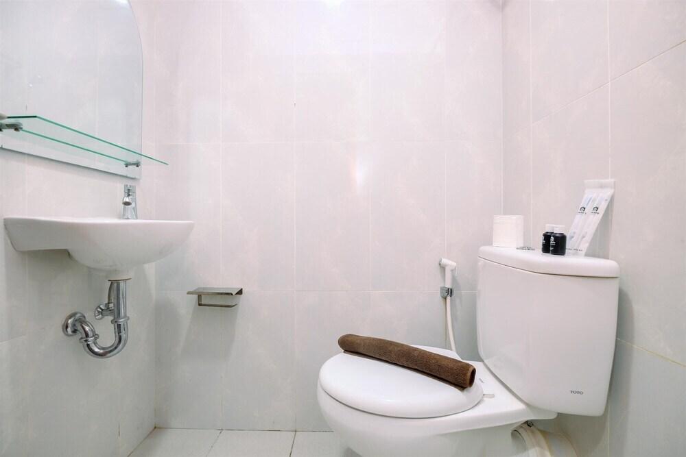 Депок: Simple And Cozy Stay 1Br At Evenciio Margonda Apartment