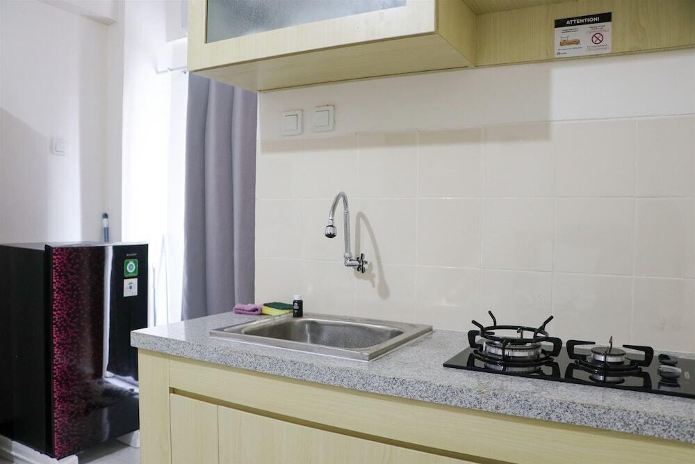 Депок: Simple And Enjoy Living Studio Room At Cinere Resort Apartment