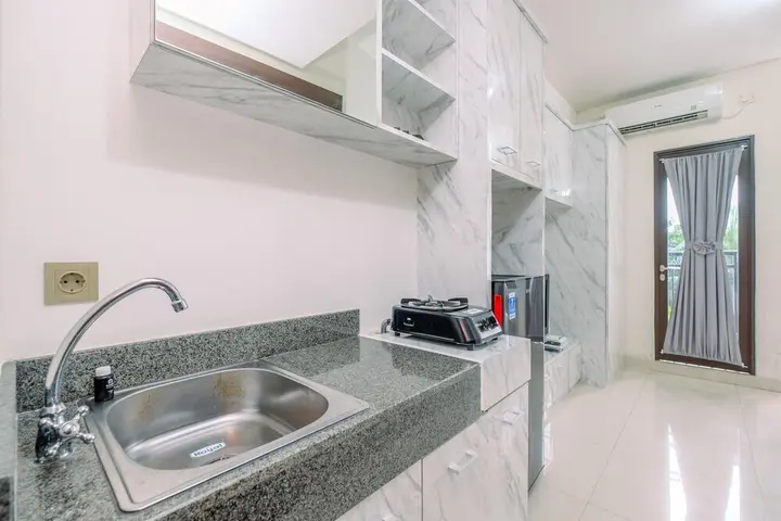 Депок: Best Cozy And Nice Studio At 1St Floor Transpark Cibubur Apartment