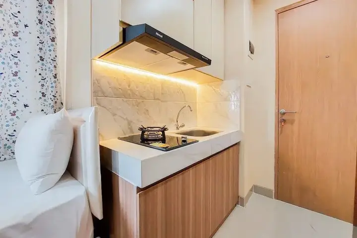Homey And Simply Look Studio Room Apartment B Residence — фото 4