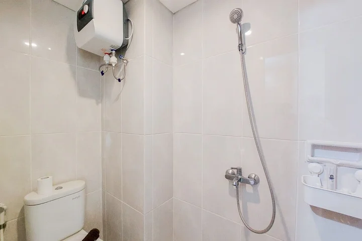 Legok: Homey And Warm Studio Room Serpong Garden Apartment