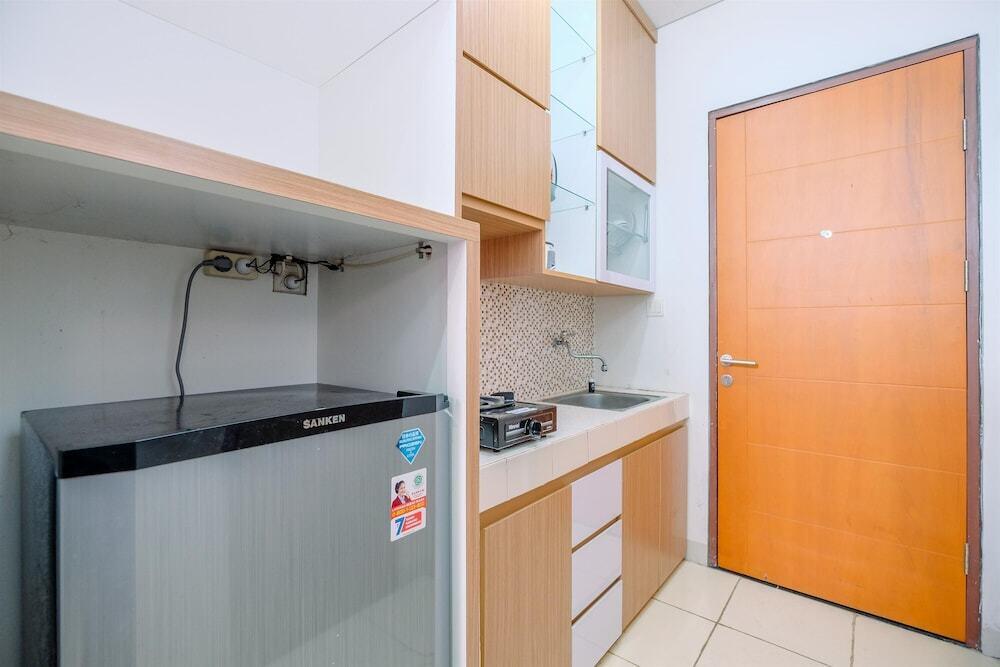 Депок: Cozy Stay Studio At Dave Apartment