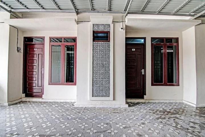 Дюмай: OYO 92176 Sandira Syariah