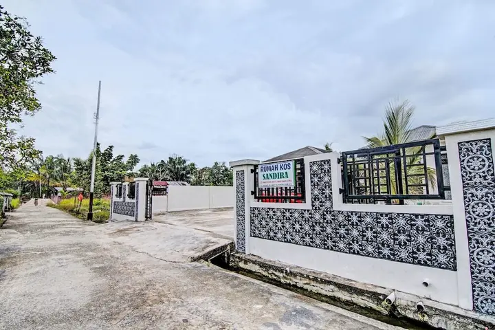 Дюмай: OYO 92176 Sandira Syariah