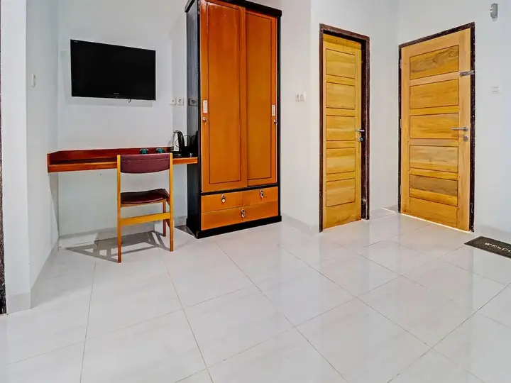 Джамби: OYO 92057 Reny Kost Syariah