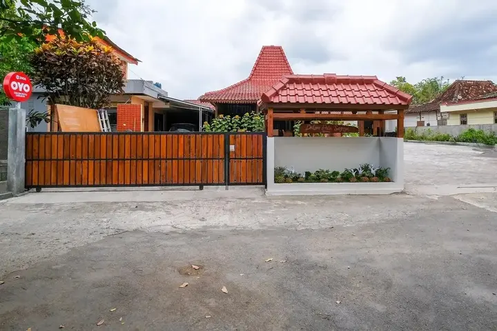 Ngaglik: Collection O 3906 Dalem Putu Sanjaya