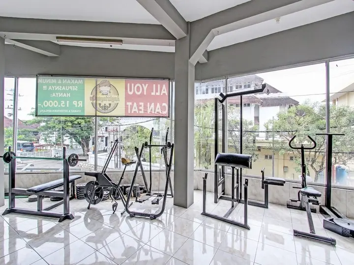 Батуретно: OYO 92166 Nirwana Inn Syariah