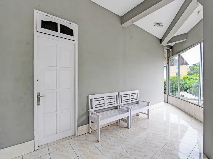 Батуретно: OYO 92166 Nirwana Inn Syariah